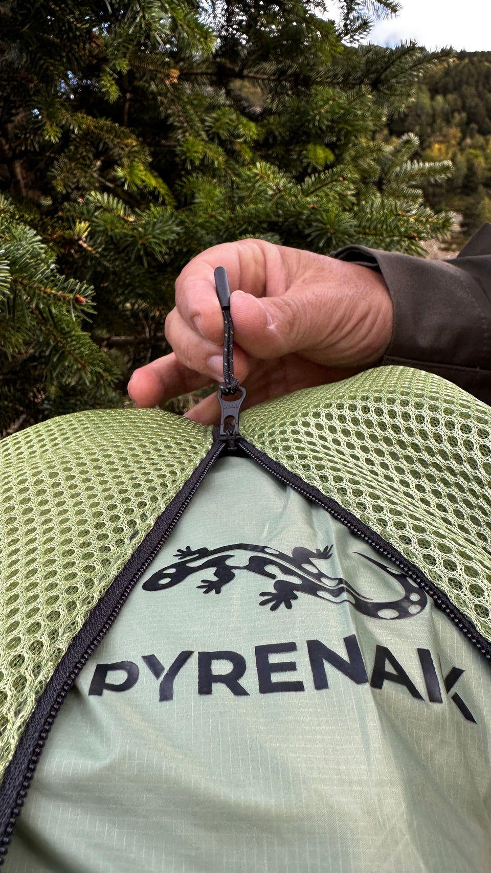 Detalle del cierre YKK de la Mesh Bag